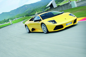 Lamborghini celebrates the end of production of Murciélago