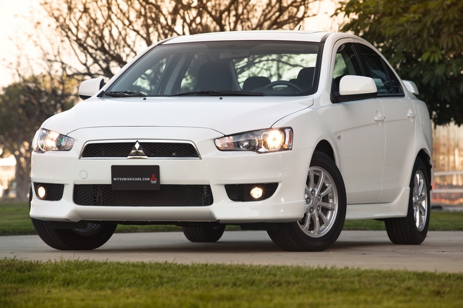 Mitsubishi Lancer ES Mitsubishi Lancer ES