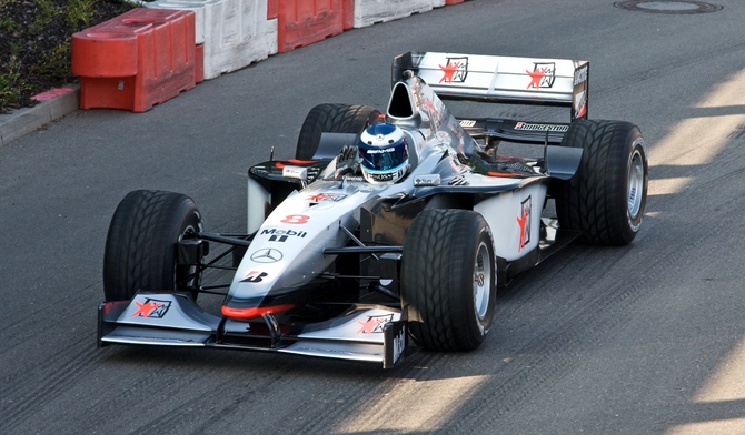 McLaren MP4/13 McLaren MP4/13