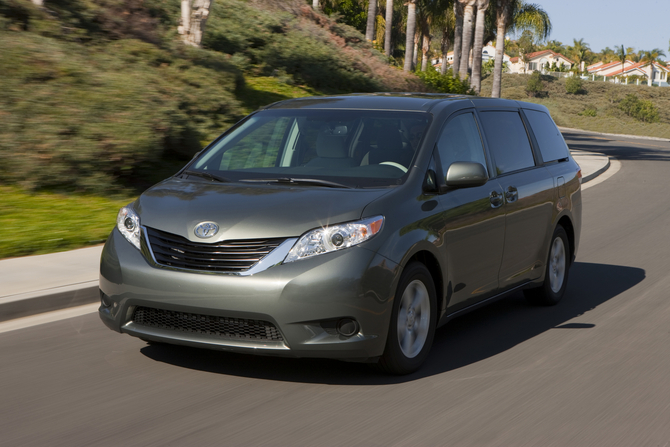Toyota Sienna LE AWD V6 Toyota Sienna LE AWD V6