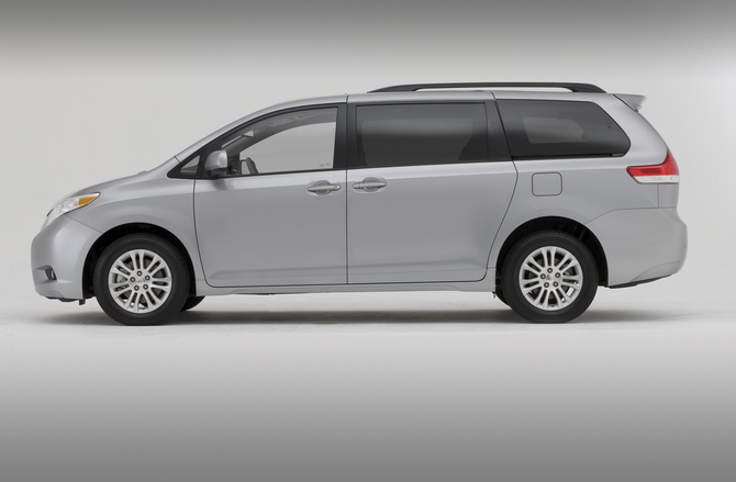 Toyota Sienna XLE AWD V6 Toyota Sienna XLE AWD V6