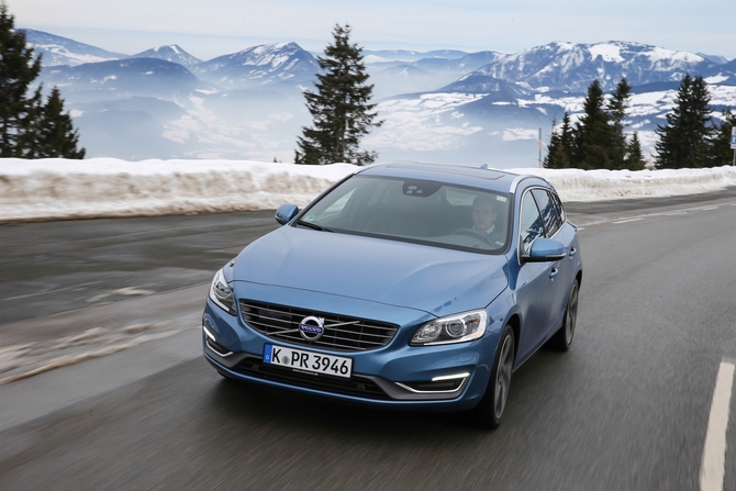 Volvo V60 D2 Momentum DRIVe Volvo V60 D2 Momentum DRIVe