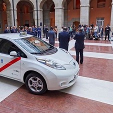Em Madrid o Nissan Leaf passou a integrar a lista de carros disponíveis para as frotas de táxis