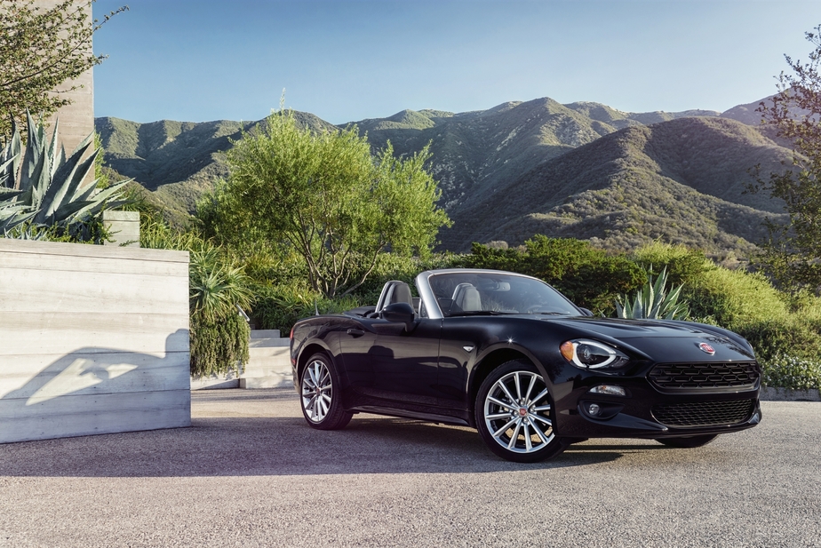 Compared to the MX-5, the new 124 Spider from Fiat is slightly longer