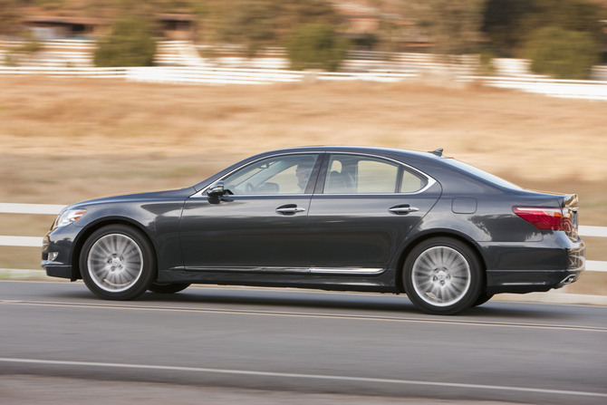 Lexus LS 460 AWD Lexus LS 460 AWD