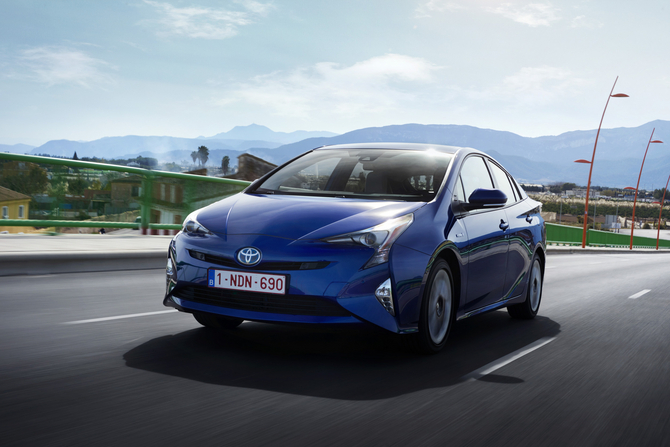 Toyota Prius 1.8 HSD Exclusive Toyota Prius 1.8 HSD Exclusive