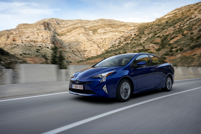 Toyota Prius 1.8 HSD Exclusive Toyota Prius 1.8 HSD Exclusive
