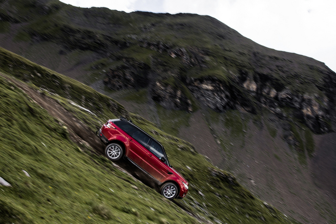 Land Rover Range Rover Sport 2.0 SD4 HSE Land Rover Range Rover Sport 2.0 SD4 HSE