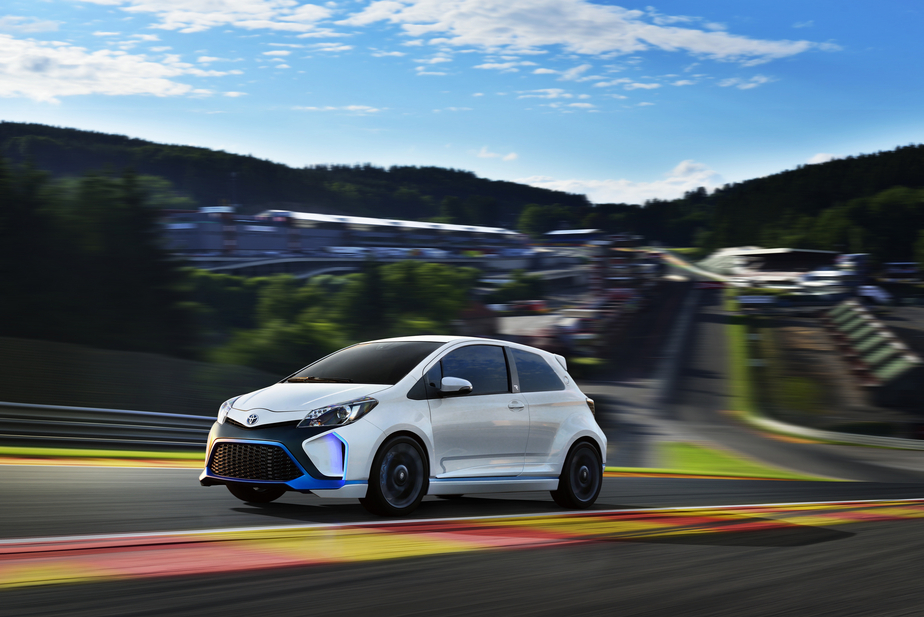 The latest gallery shows the Hybrid-R doing what it does best