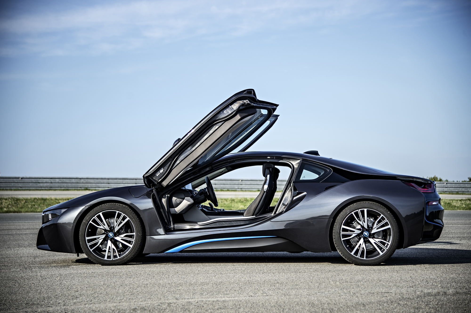 The Bmw I8 Is Bmw S Idea Of The Future Of The Sports Car Slideshow