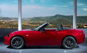 The new MX-5 is a new interpretation of the Kodo language, but this time with a more simple and sculpted look than the latest Mazda models