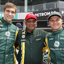 Fernandes made is fortune from AsiaAir and is now building Caterham