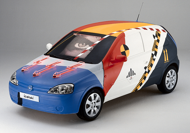 This artistic interpretation of the Corsa C is shown at the world premiere in Paris in 2000. This artistic interpretation of the Corsa C is shown at the world premiere in Paris in 2000.