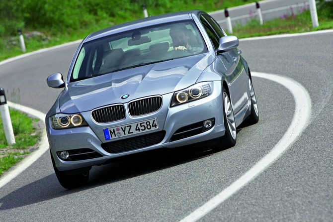 BMW 320d LifeStyle Auto (E90) LCI BMW 320d LifeStyle Auto (E90) LCI
