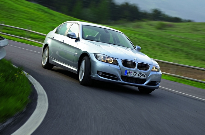 BMW 320d Lifestyle (E90) LCI BMW 320d Lifestyle (E90) LCI