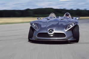 Mercedes-Benz F400 Carving