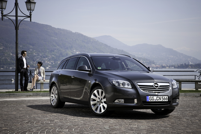 Opel Insignia Sports Tourer 2.0 Turbo Sport AWD Opel Insignia Sports Tourer 2.0 Turbo Sport AWD