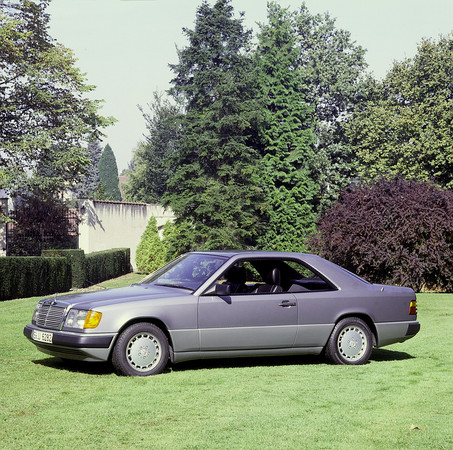 Mercedes-Benz 230 CE Mercedes-Benz 230 CE