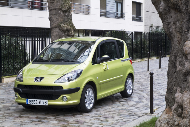 Peugeot 1007 Trendy 1.4i 75 Peugeot 1007 Trendy 1.4i 75