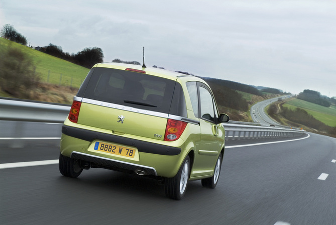 Peugeot 1007 Trendy 1.4i 75 Peugeot 1007 Trendy 1.4i 75