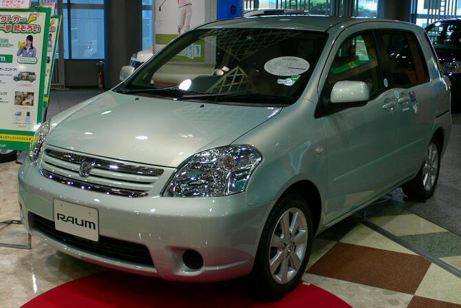 Toyota Raum 4WD Toyota Raum 4WD