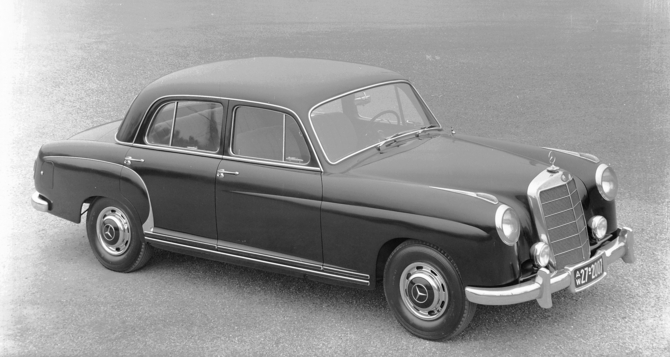 Mercedes-Benz 220 a Mercedes-Benz 220 a