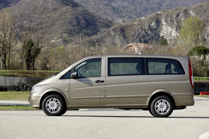Mercedes-Benz Vito 2 {W639} Mercedes-Benz Vito 2 {W639}