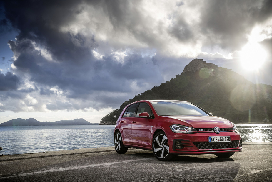 Volkswagen  Golf 2.0 TSI GTI