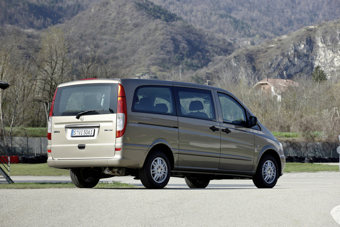 Mercedes-Benz Vito 2 {W639} Mercedes-Benz Vito 2 {W639}