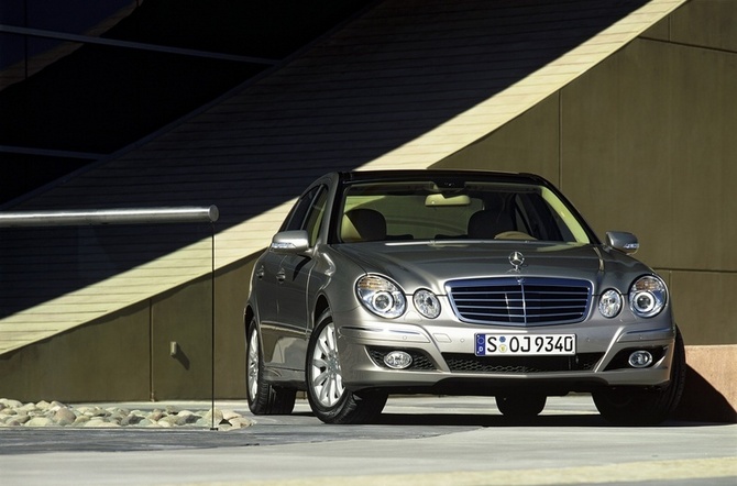 Mercedes-Benz E 280 CDI Mercedes-Benz E 280 CDI