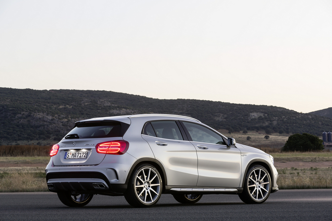 Mercedes-Benz GLA 45 AMG Mercedes-Benz GLA 45 AMG