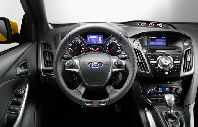 Ford Introduces New Focus ST 5-Door and ST Wagon with 247hp Ford Introduces New Focus ST 5-Door and ST Wagon with 247hp