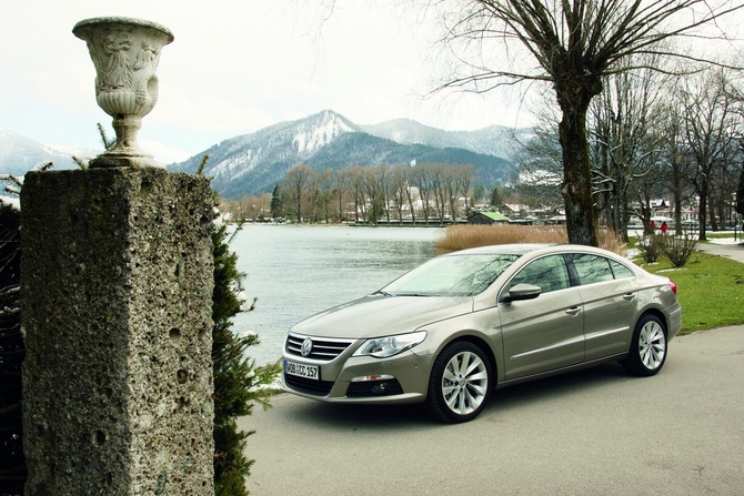 Volkswagen Passat CC 2.0 TDI 140cv DPF DSG Volkswagen Passat CC 2.0 TDI 140cv DPF DSG