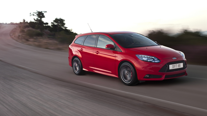 Ford Introduces New Focus ST 5-Door and ST Wagon with 247hp Ford Introduces New Focus ST 5-Door and ST Wagon with 247hp