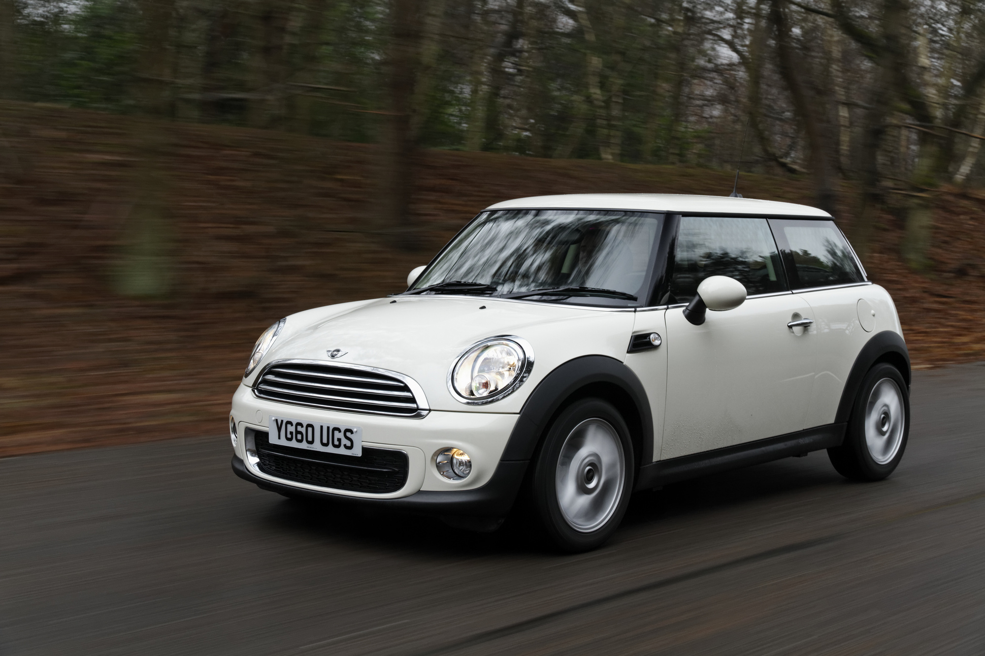 Миникупер картримен 2013. Мини купер 2003. Mini one r56. Мини оне. Mini john cooper works countryman.